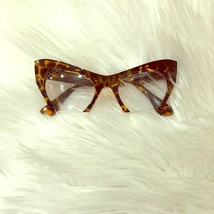 Fashionable/no scratches